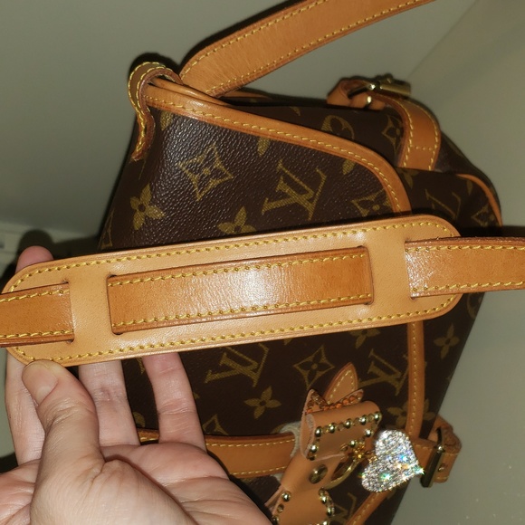 Authentic Louis Vuitton Saumur 30 Monogram Bag - Picture 7 of 11